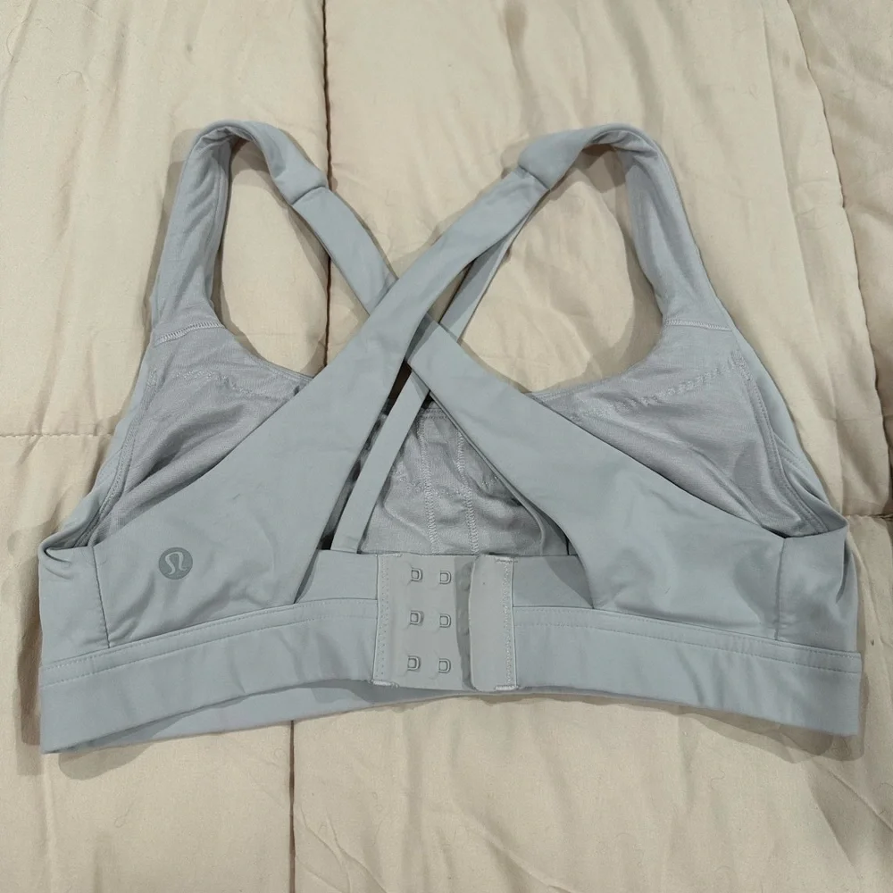 Lululemon Stash it All Bra in Grey 8 C/D - Picture 6 of 9